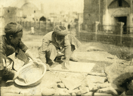 Реставрационные работы в мечети Магок-и-Аттари. 1934 г.