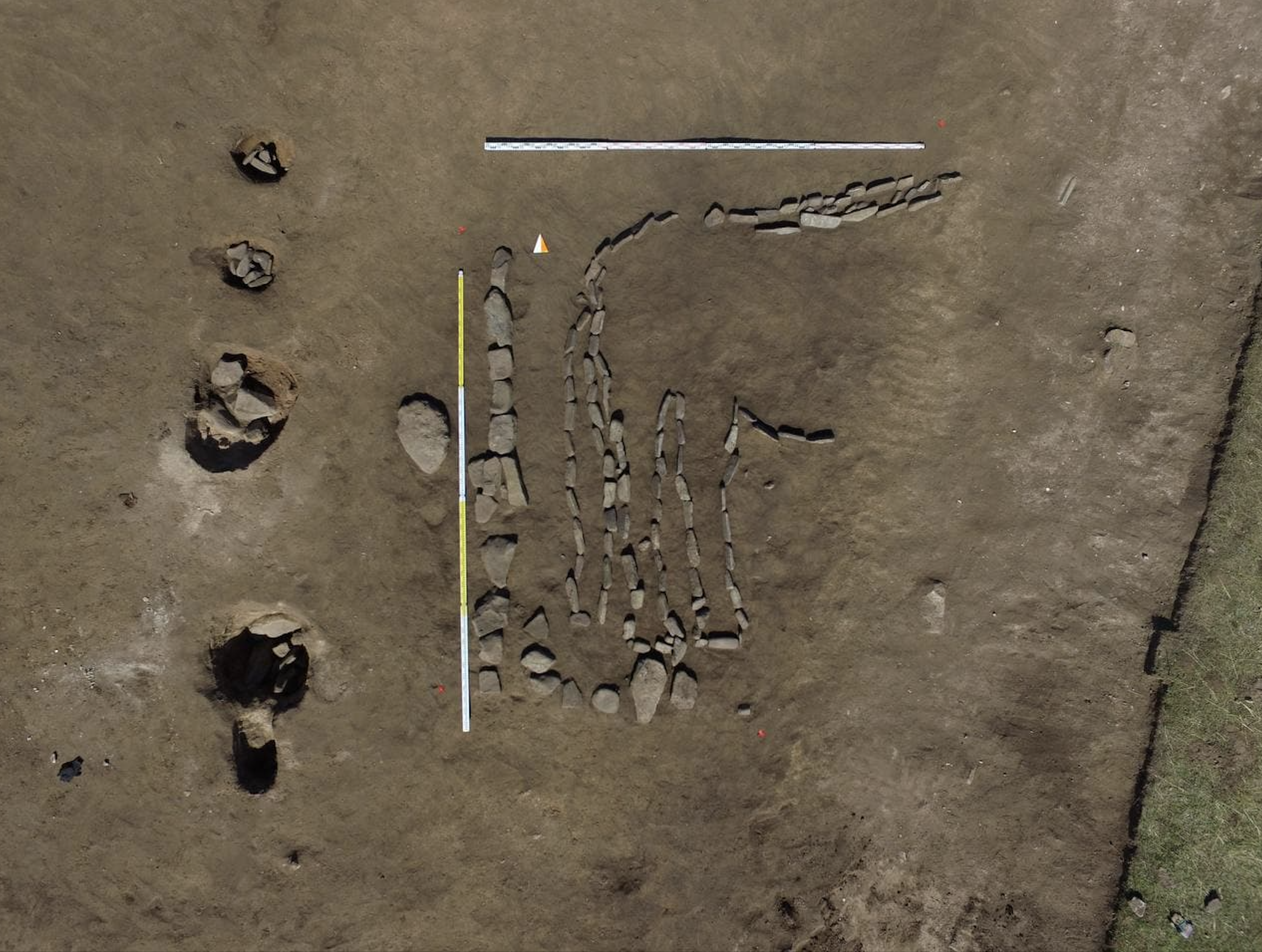Археологи ИИМК РАН обнаружили уникальный для Тувы геоглиф в виде быка 