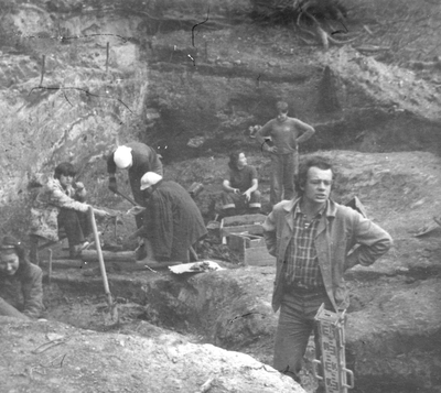 Е.Н. Носов на раскопе, июль 1977 г. Сн. Т.С. Дорофеевой.